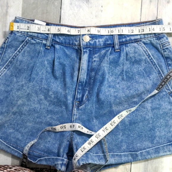 NWT American Eagle high rise mom shorts Size 8 - Picture 5 of 10